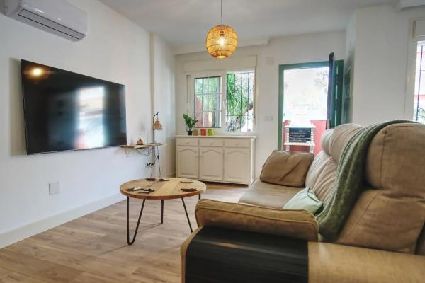 Chalet pareado en calle Ebro, 4