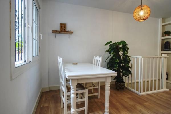 Chalet pareado en calle Ebro, 4