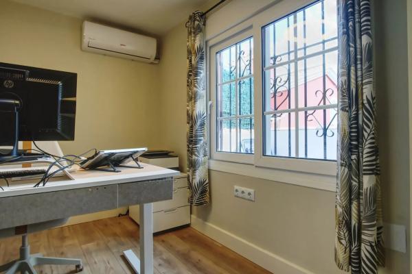 Chalet pareado en calle Ebro, 4