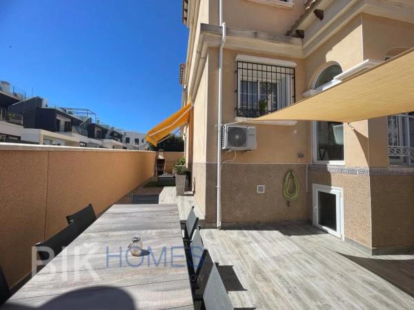 Chalet adosado en calle Bidasoa