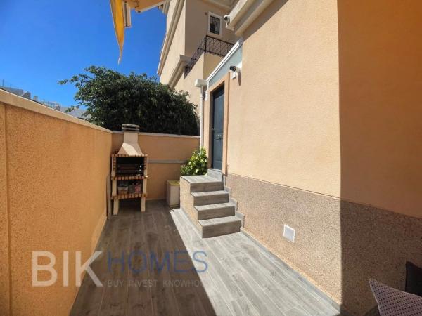 Chalet adosado en calle Bidasoa