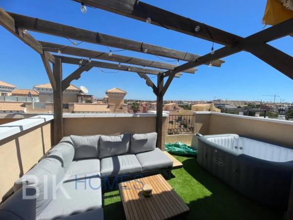 Chalet adosado en calle Bidasoa