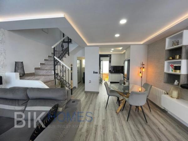 Chalet adosado en calle Bidasoa