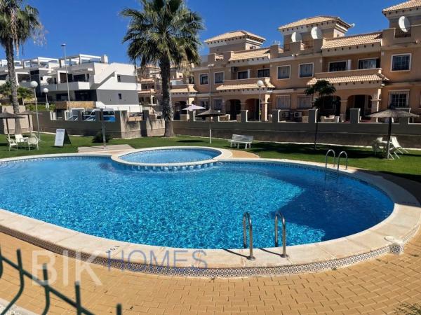 Chalet adosado en calle Bidasoa