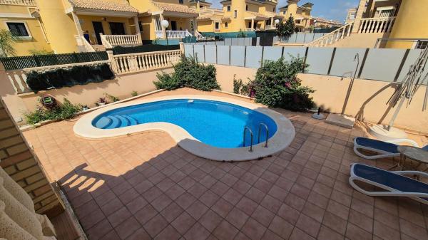 Casa independiente en calle la Dolores