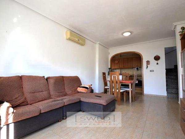 Chalet pareado en calle la Traviata