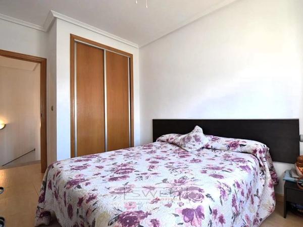 Chalet pareado en calle la Traviata