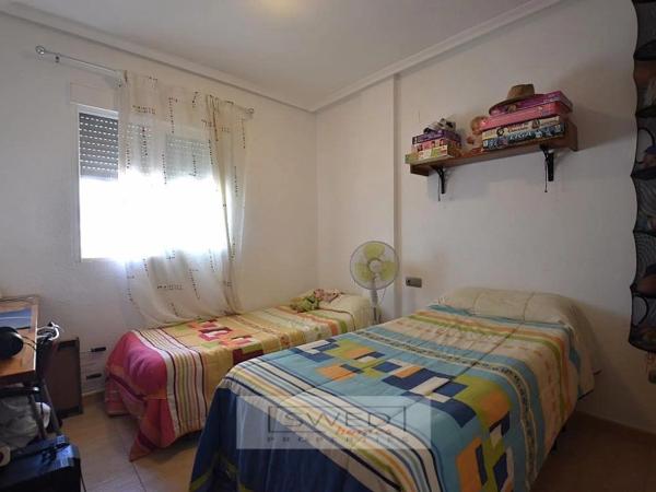 Chalet pareado en calle la Traviata