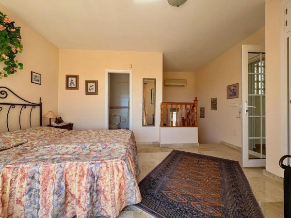 Casa independiente en calle Canal de La Mancha