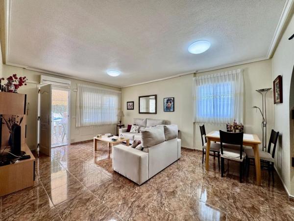 Chalet adosado en calle Cilantro