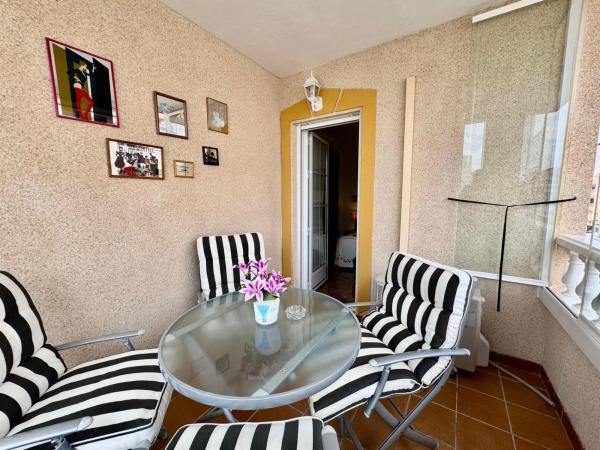 Chalet adosado en calle Cilantro