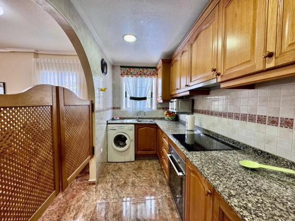 Chalet adosado en calle Cilantro