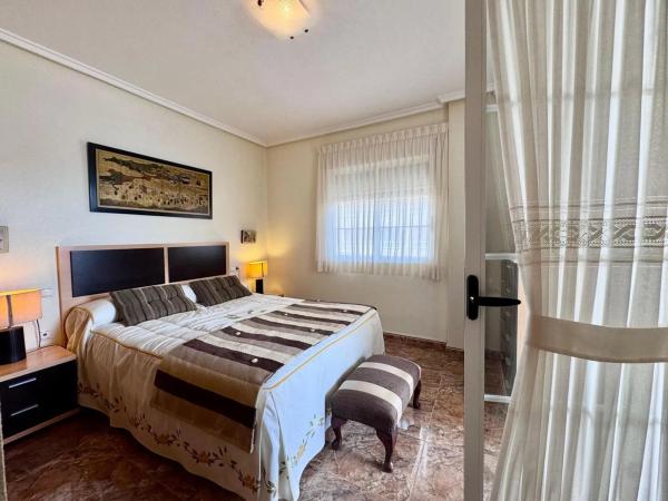 Chalet adosado en calle Cilantro