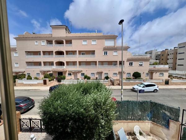 Chalet adosado en calle Cilantro