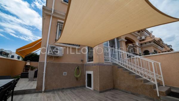 Chalet pareado en calle Bidasoa, 12