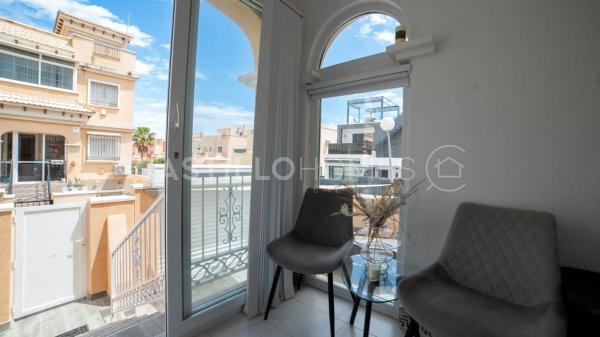 Chalet pareado en calle Bidasoa, 12