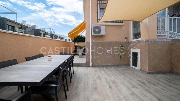 Chalet pareado en calle Bidasoa, 12