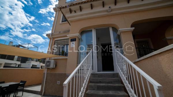 Chalet pareado en calle Bidasoa, 12