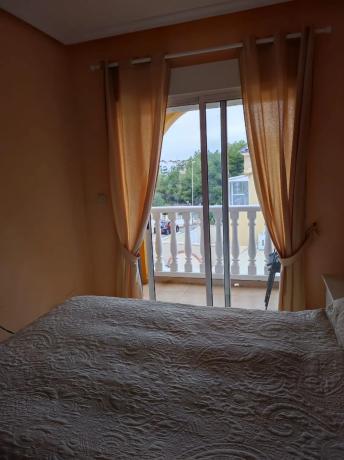 Chalet adosado en calle República Dominicana, 6