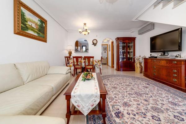 Chalet pareado en calle Azafrán, 139