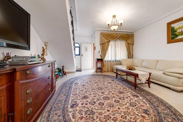 Chalet pareado en calle Azafrán, 139