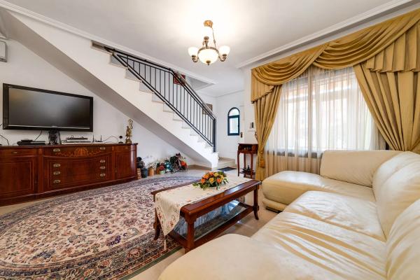 Chalet pareado en calle Azafrán, 139