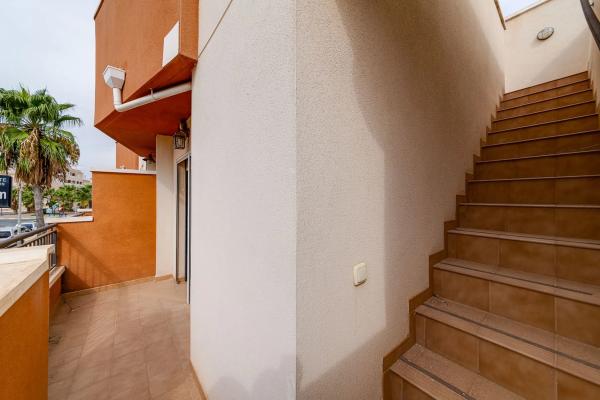 Chalet pareado en calle Azafrán, 139