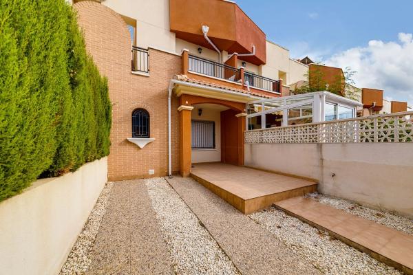 Chalet pareado en calle Azafrán, 139