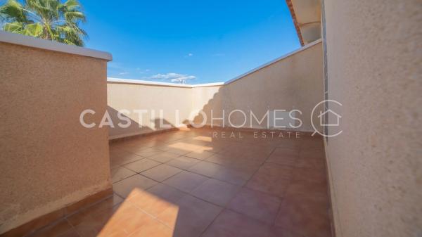 Chalet pareado en calle Abeto, 9