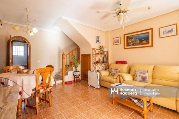 Chalet adosado en calle Torre de Pisa