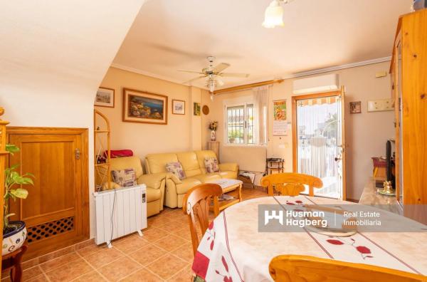 Chalet adosado en calle Torre de Pisa