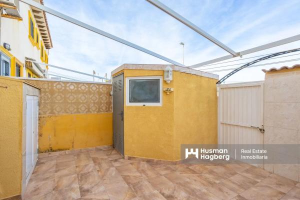 Chalet adosado en calle Torre de Pisa