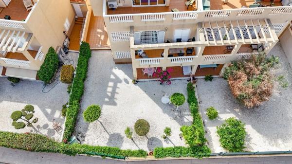 Piso en calle Pino Piñonero, 101