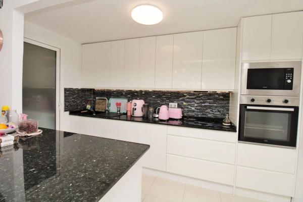 Piso en calle Pino Piñonero, 8