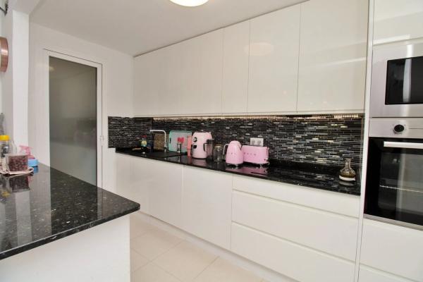 Piso en calle Pino Piñonero, 8