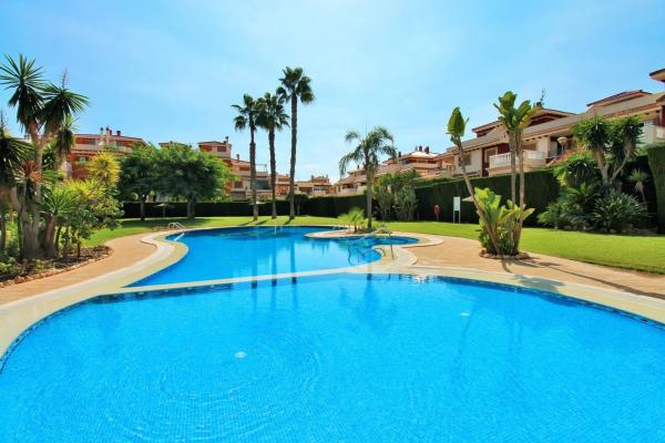 Piso en calle Pino Piñonero, 8