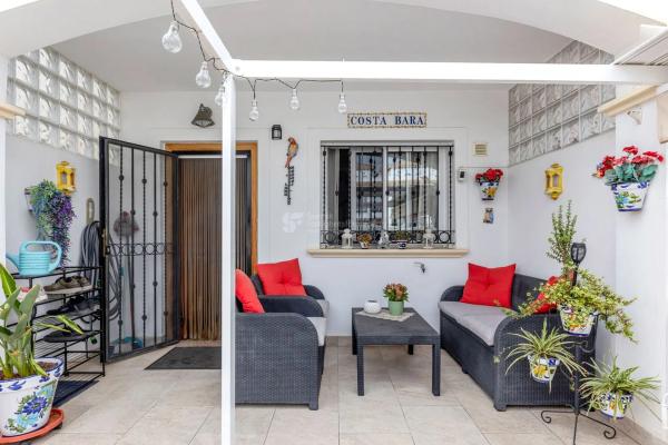 Chalet pareado en calle Almorávides