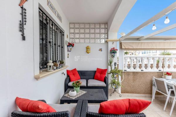 Chalet pareado en calle Almorávides