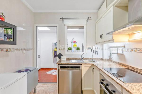 Chalet pareado en calle Almorávides