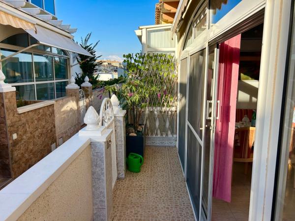 Chalet adosado en avenida de California, 5