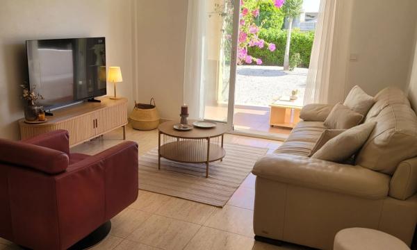 Chalet pareado en calle Pino Piñonero, 6