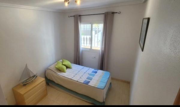 Chalet pareado en calle Pino Piñonero, 6