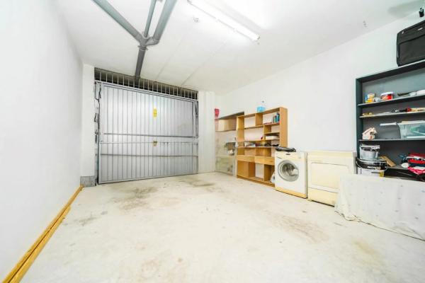 Chalet pareado en calle Pino Piñonero, 6