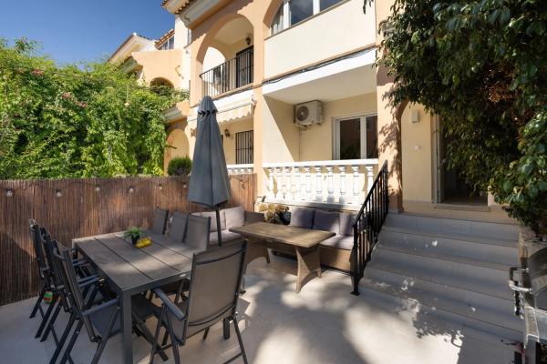 Chalet adosado en calle Limón