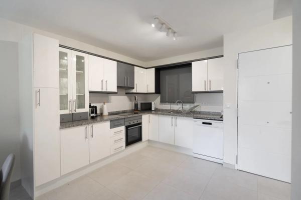 Chalet adosado en calle Limón