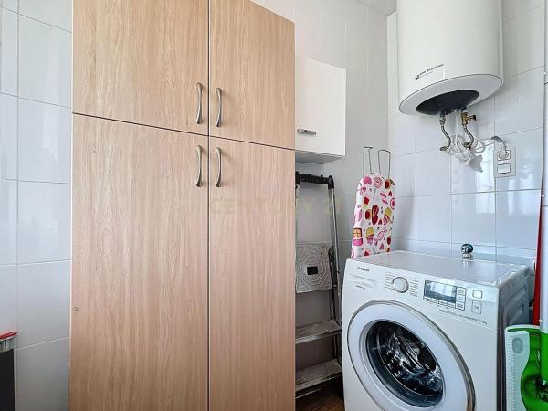 Piso en calle Navel, 154