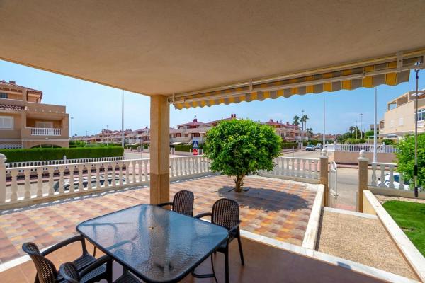 Chalet adosado en calle Abeto, 116 -110