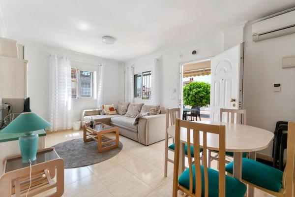 Chalet adosado en calle Abeto, 116 -110