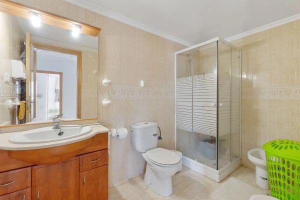 Chalet adosado en calle Abeto, 116 -110