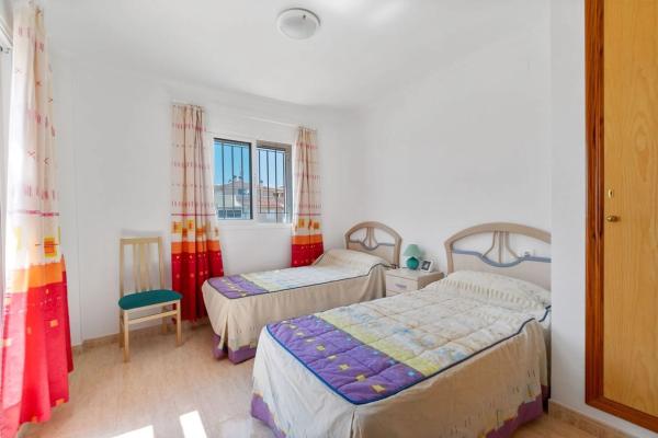 Chalet adosado en calle Abeto, 116 -110